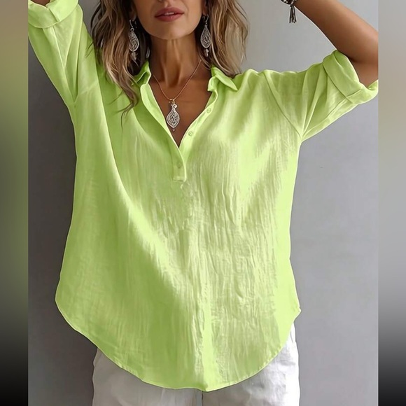 Light Green Linen Button-Neck Women's Top - Picture 5 of 6